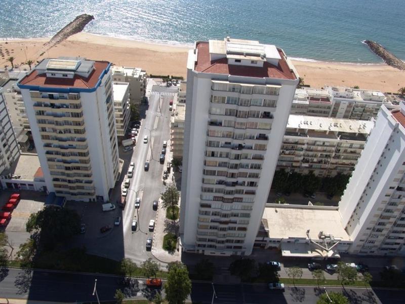 Torres Mira Praia By Garvetur Quarteira Luaran gambar
